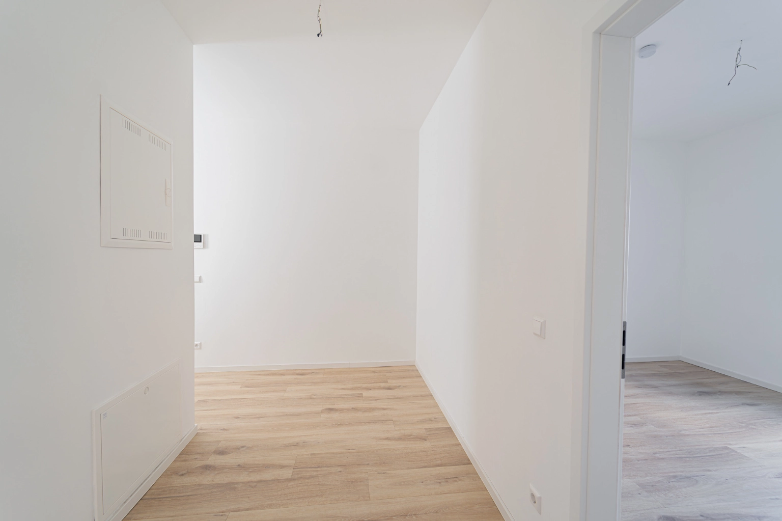 Vorher-Ansicht der Diele der Terrassenwohnung in Dortmund